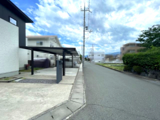 【前面道路含む現地写真】