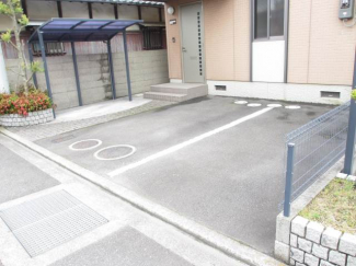 【駐車場】