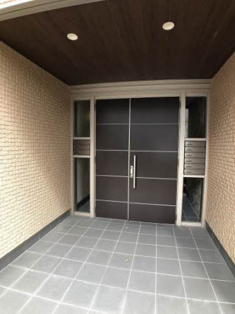 【エントランス】