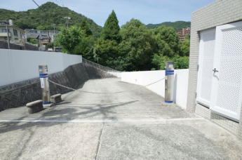 【駐車場】