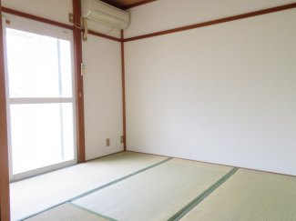 同タイプの別の部屋の写真です（左右反転）