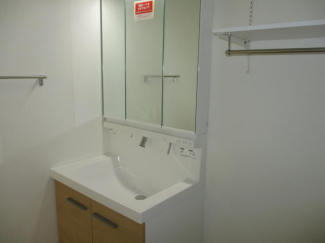 使勝手の良いシンプルな洗面化粧台です