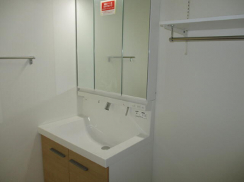 使勝手の良いシンプルな洗面化粧台です