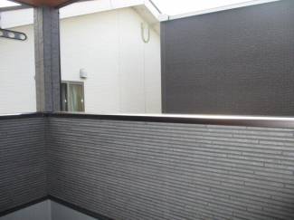 インナーバルコニーになっていますので急な雨でも影響を受けにく