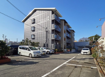 2台目は近隣駐車場にて無料です。
