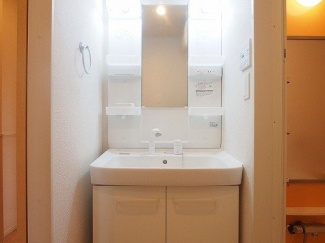 コンパクトで使いやすい洗面所