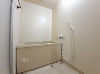 コンパクトで使いやすいお風呂です