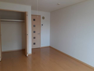 明るい色調の室内です