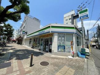 ファミリーマート湊川公園南店まで97m