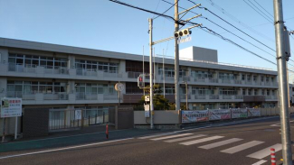 四国中央市立松柏小学校まで313m
