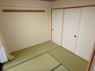 落ち着いた雰囲気の和室付きです