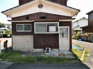 外観を西側より撮影