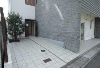 【エントランス】