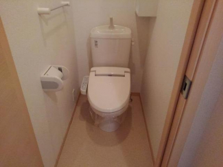 清潔感のあるトイレです