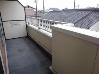 バルコニーからの眺めを楽しみながら食事をしませんか