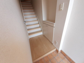 毎日通る玄関はこちらです
