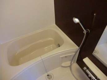 コンパクトで使いやすいお風呂です