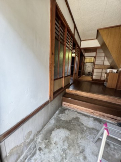 明るい玄関です