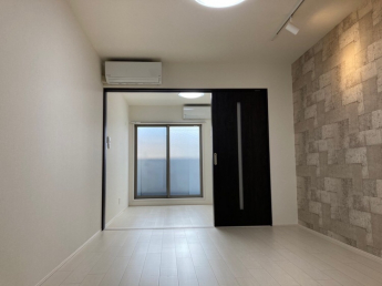 同社施工例です。ゆったり過ごせる居間です