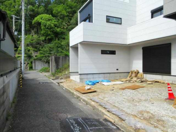 前面道路を含む現地