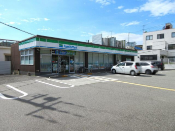 ファミリーマート柳屋長田丸山店まで110m