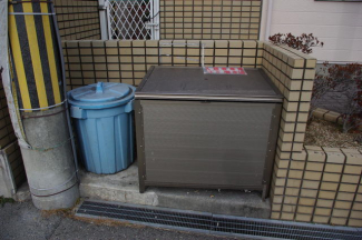 敷地内ゴミ置き場