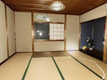 2F8帖の和室です。