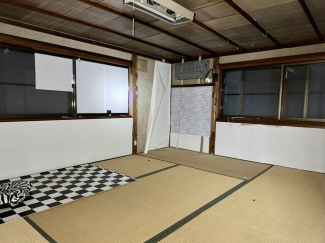 2F6帖の和室です。収納付いております。