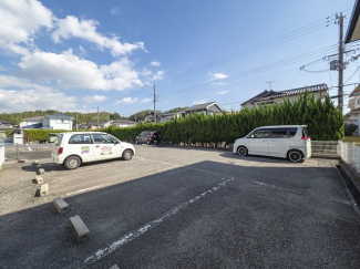 【駐車場】