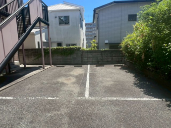 【駐車場】