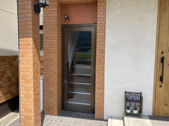【エントランス】
