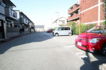 【駐車場】