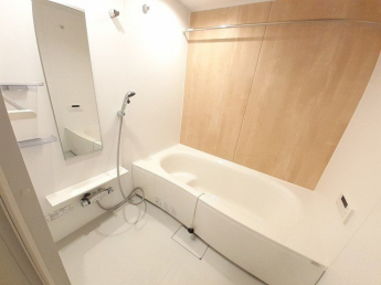 コンパクトで使いやすいお風呂です