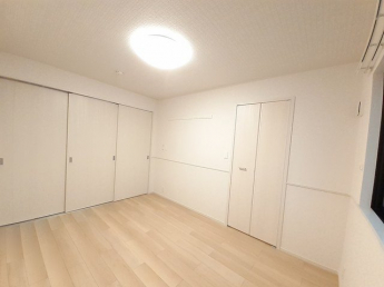 明るい室内です