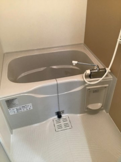 落ち着いた空間のお風呂です