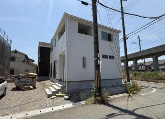 ２号棟　南駐車スペース広く、日当たり良好です！