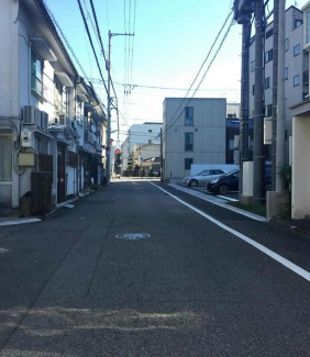 柳井町2丁目月極駐車場  軽のみの画像