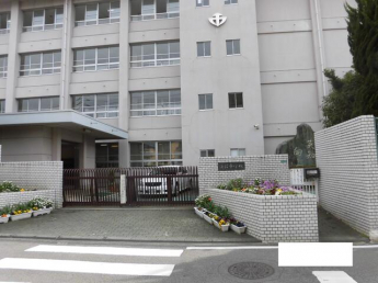 松山市立道後中学校まで604m