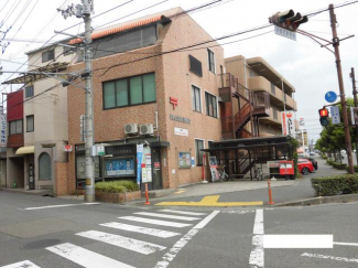 松山湯渡町郵便局まで440m