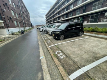 【駐車場】