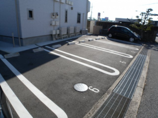 【駐車場】