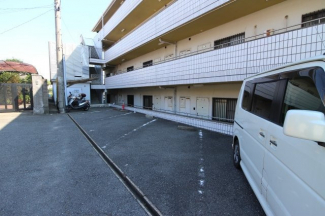 【駐車場】