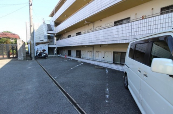 【駐車場】