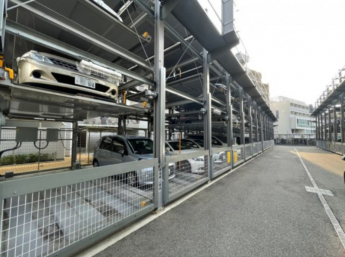 【駐車場】