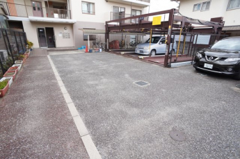 【駐車場】