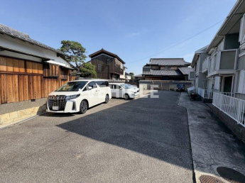 【駐車場】