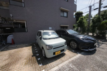 【駐車場】