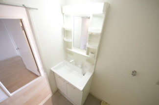コンパクトで使いやすい洗面所