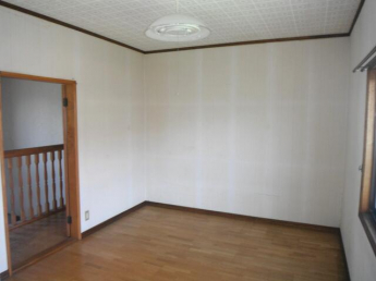 新田町１丁目中古住宅の画像