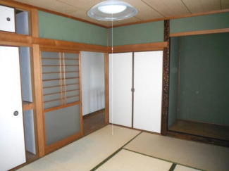 新田町１丁目中古住宅の画像